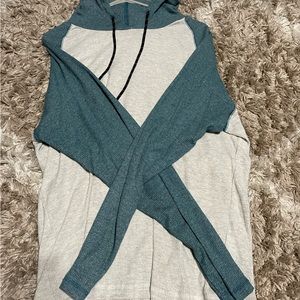 Long-sleeve hooded tee